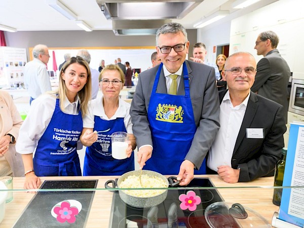 Türkischer Kochkurs „Integration geht durch den Magen“